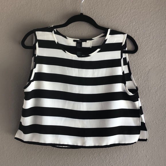 Forever 21 Tops - Forever 21 striped crop top